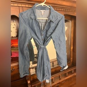 Isabel maternity chambray shirt size M